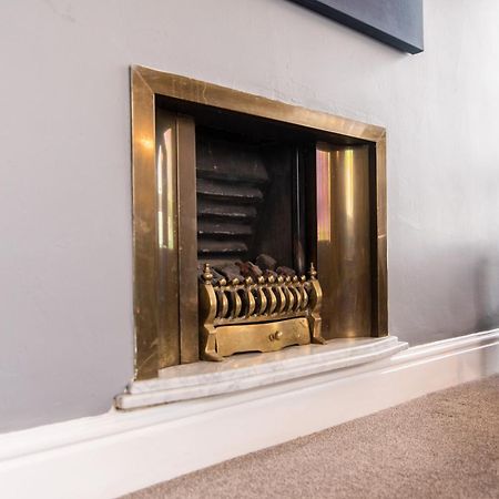 3 Bed Apartment - Perfect For Contractors Near Liverpool Airport Hale  Extérieur photo