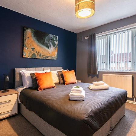 3 Bed Apartment - Perfect For Contractors Near Liverpool Airport Hale  Extérieur photo