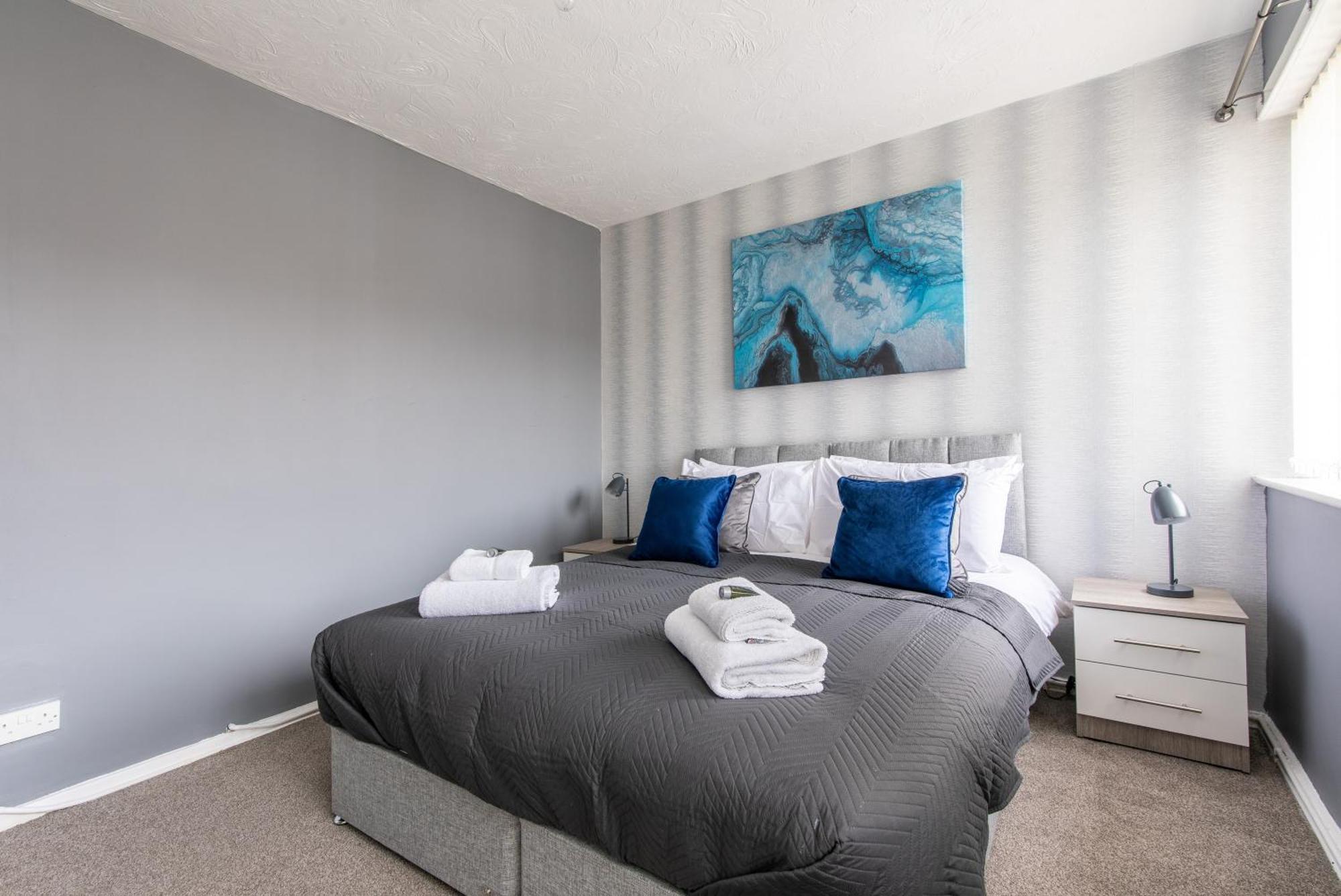 3 Bed Apartment - Perfect For Contractors Near Liverpool Airport Hale  Extérieur photo