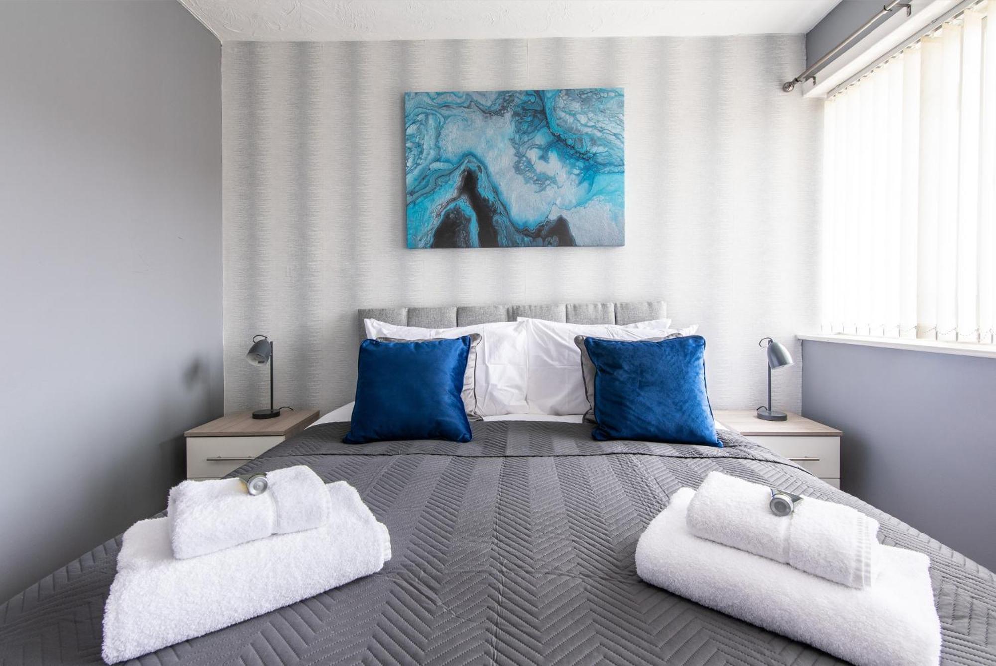 3 Bed Apartment - Perfect For Contractors Near Liverpool Airport Hale  Extérieur photo