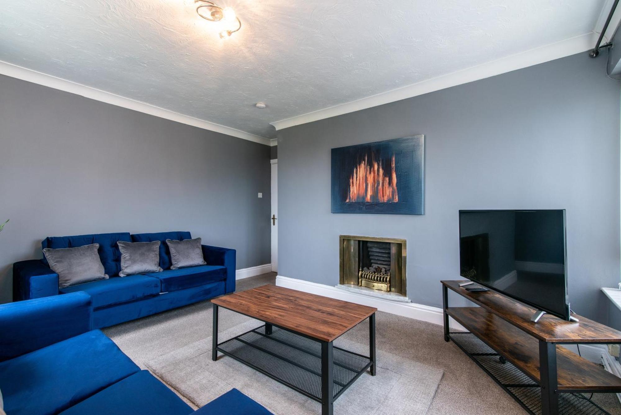 3 Bed Apartment - Perfect For Contractors Near Liverpool Airport Hale  Extérieur photo